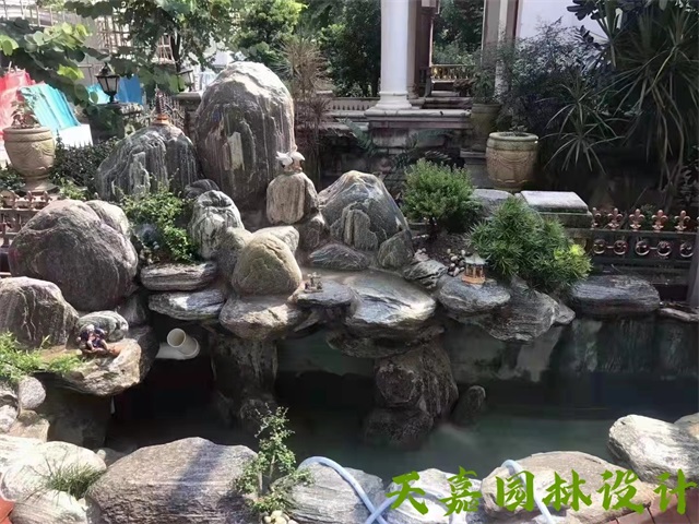 闵行小型庭院假山鱼池