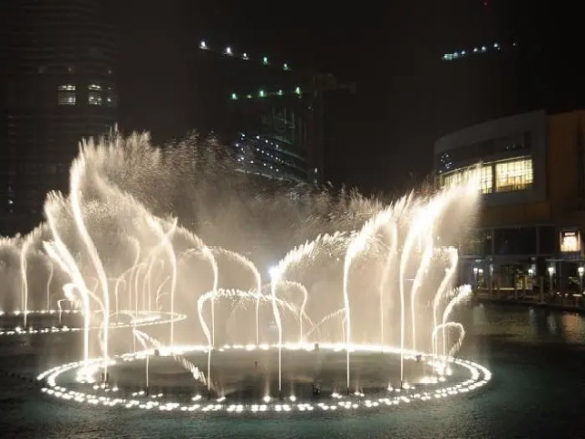 庭院喷泉水景